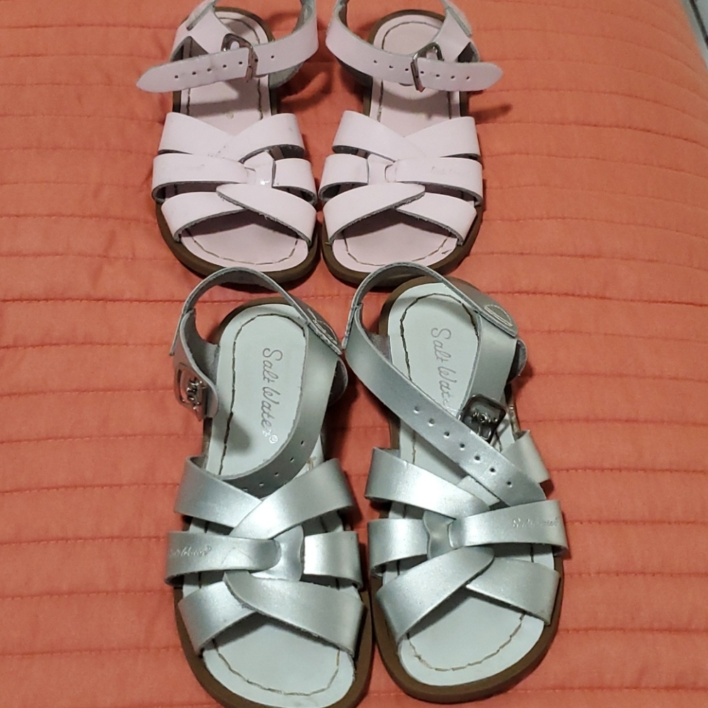 Girls salt water sandles size 12
